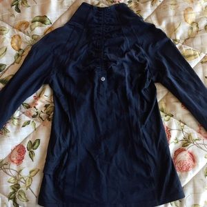 black lululemon pullover